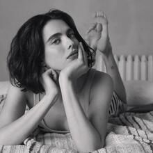  Nude