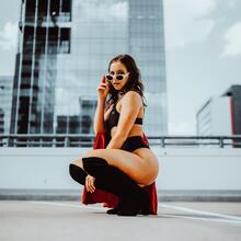  Nude