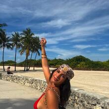  Nude
