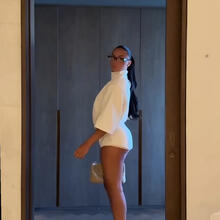  Nude