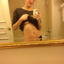  Nude