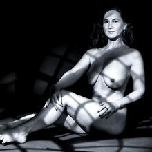  Nude