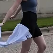  Nude