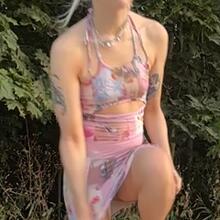  Nude