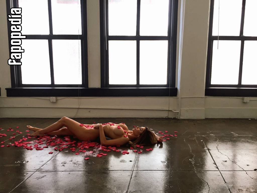 Sarai Rollins Nude OnlyFans Leaks