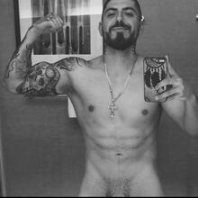  Nude