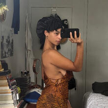  Nude