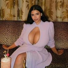  Nude