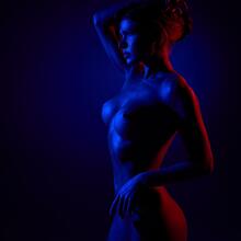  Nude