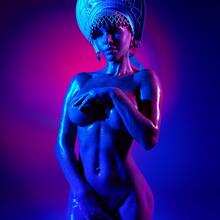  Nude