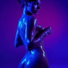  Nude