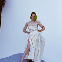  Nude