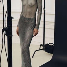  Nude