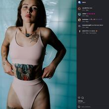  Nude