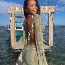  Nude