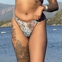  Nude