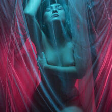  Nude