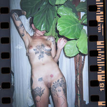  Nude