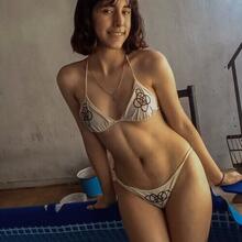  Nude