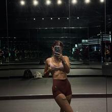  Nude