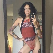  Nude