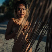  Nude