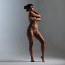  Nude