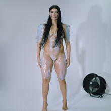  Nude