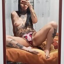  Nude