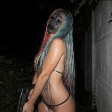  Nude