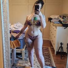  Nude