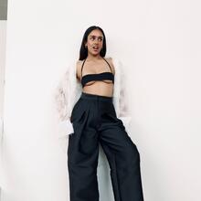 Nude