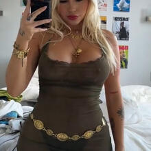  Nude