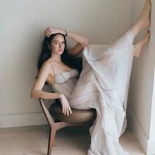  Nude