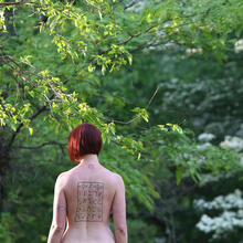  Nude