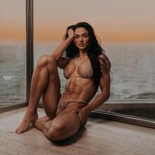  Nude