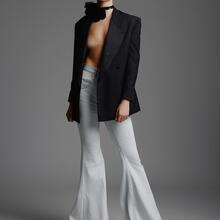  Nude