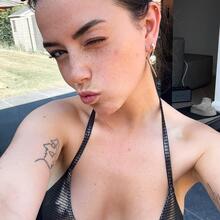  Nude