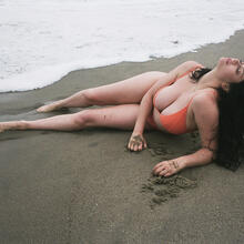  Nude