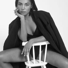  Nude