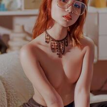  Nude