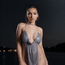  Nude