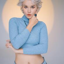  Nude
