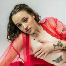  Nude
