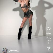  Nude