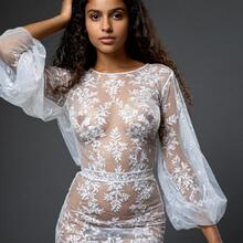  Nude