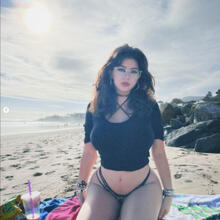  Nude