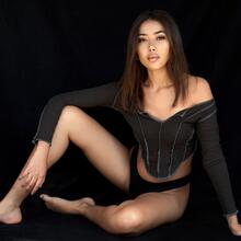  Nude