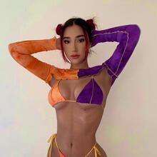  Nude