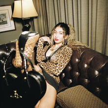  Nude